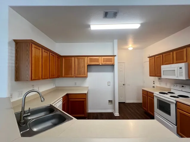 $1,595 | 128 Otono Loop, Kyle, TX 78640