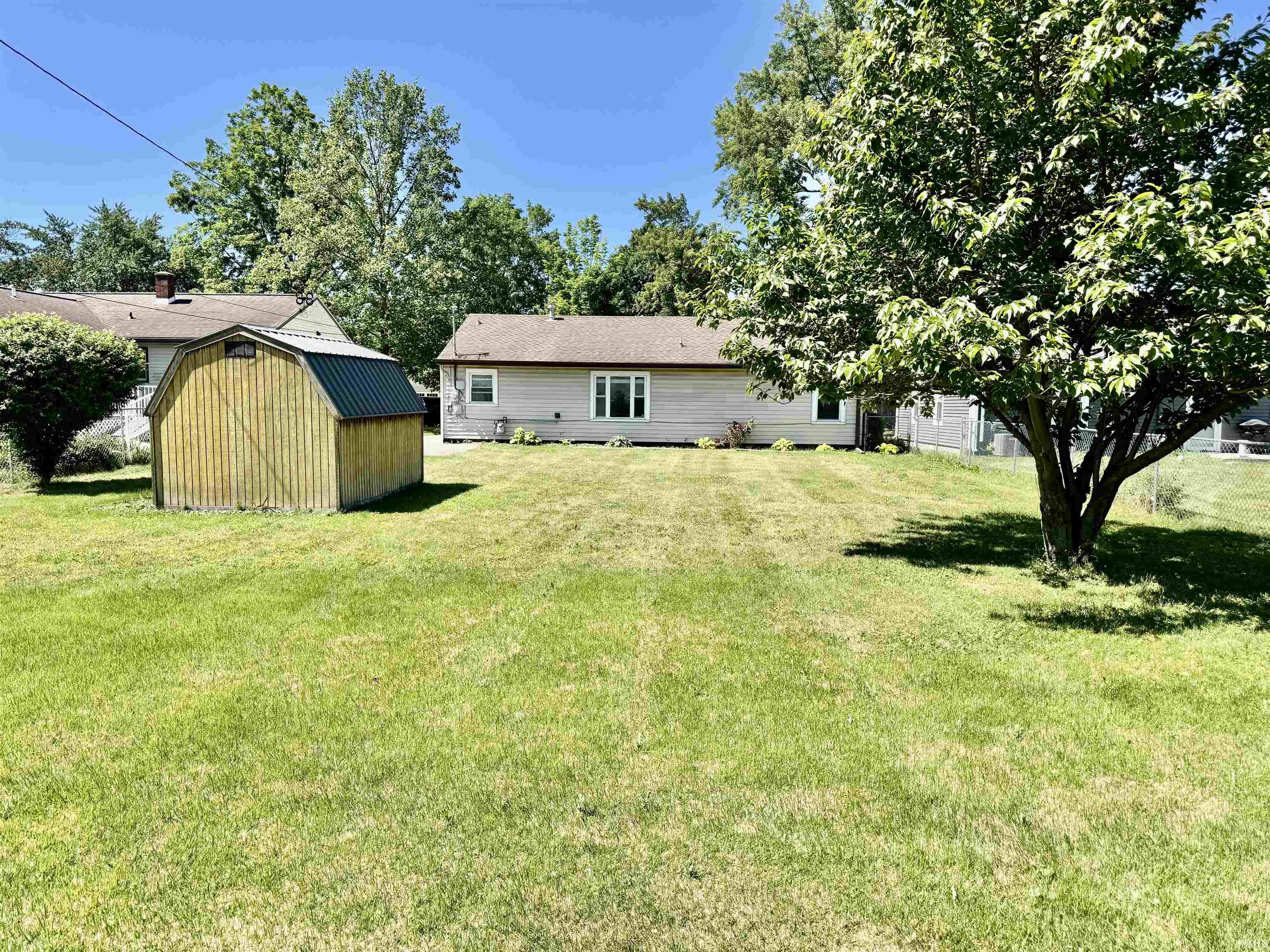 1214 Jackson Boulevard Rochester, IN 46975 - Photo 2 of 20