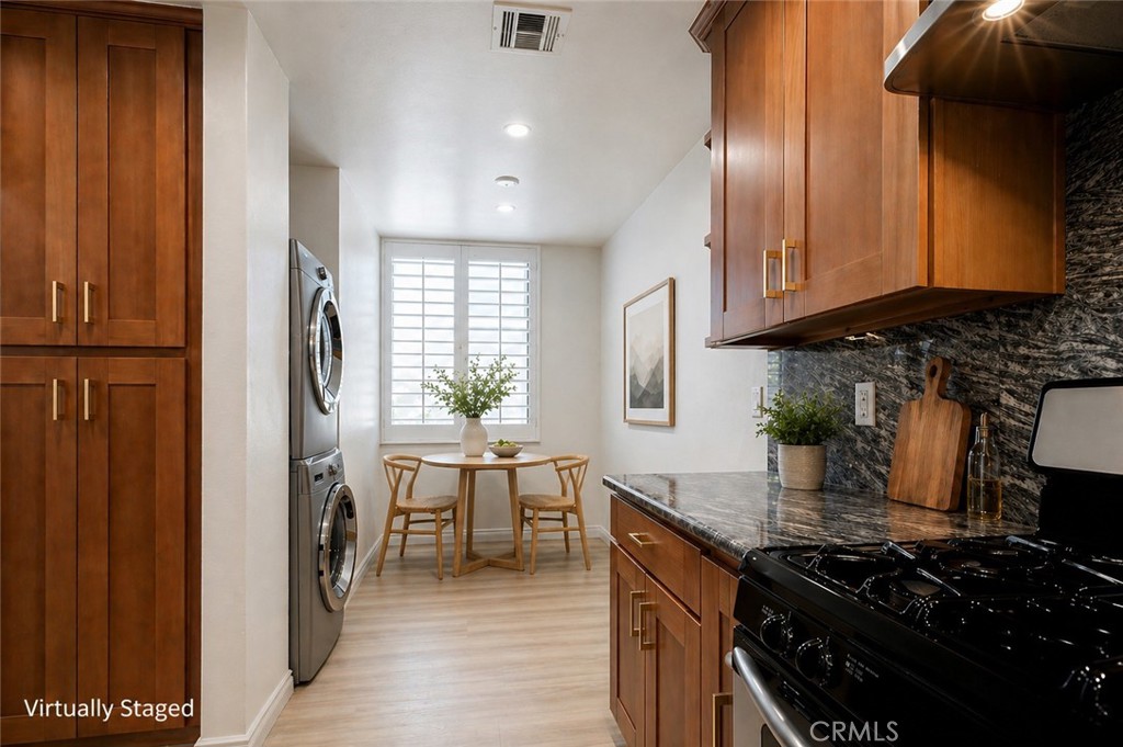 10470 Riverside Drive, Unit 102 Toluca Lake, CA 91602 - Photo 12 of 36 Virtually Staged