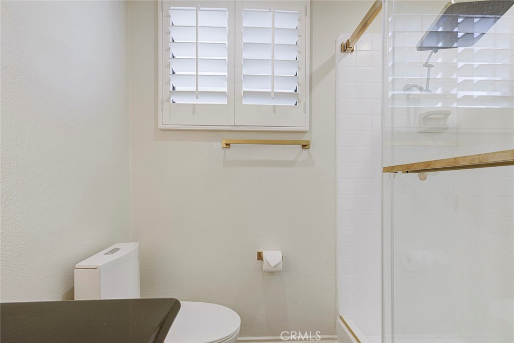 10470 Riverside Drive, Unit 102 Toluca Lake, CA 91602 - Photo 23 of 36