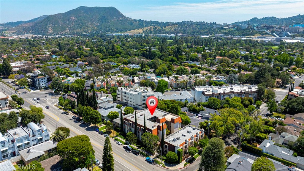 10470 Riverside Drive, Unit 102 Toluca Lake, CA 91602 - Photo 35 of 36