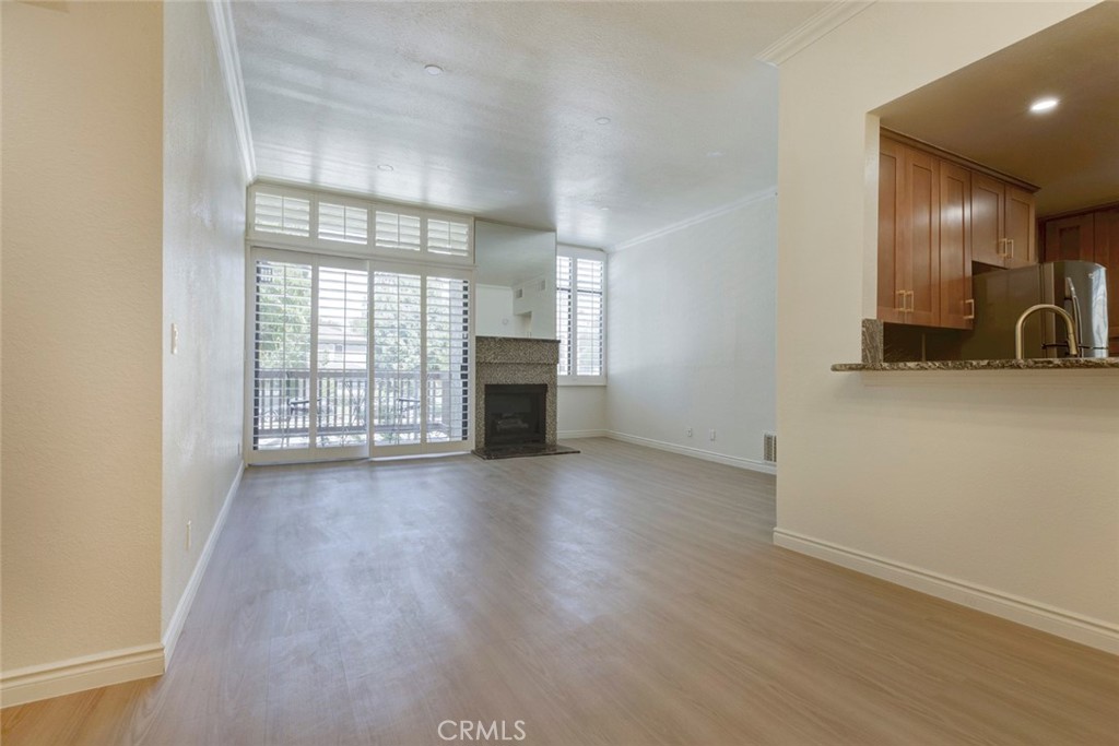 10470 Riverside Drive, Unit 102 Toluca Lake, CA 91602 - Photo 5 of 36