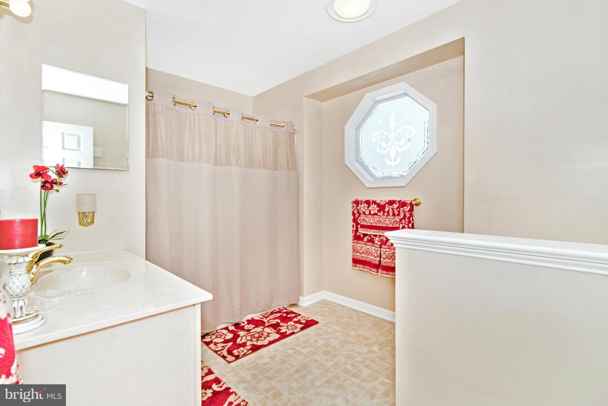 2203 Banner Hill Road Frederick, MD 21702 - Photo 23 of 30 FullBath on second level