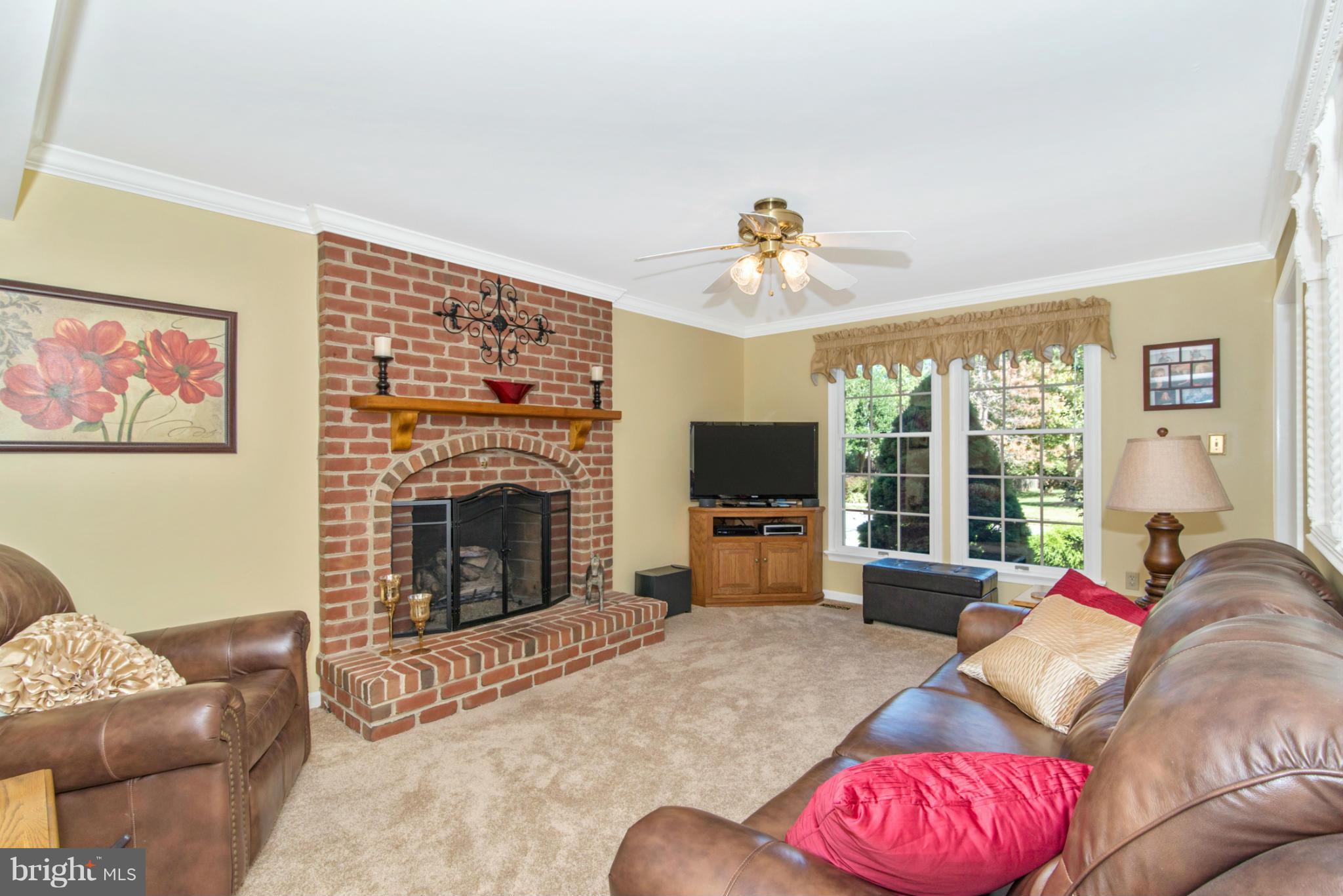 2203 Banner Hill Road Frederick, MD 21702 - Photo 5 of 30 Family Room