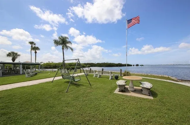 $330,000 | 6916 East Bayou Lane, Bradenton, FL 34207