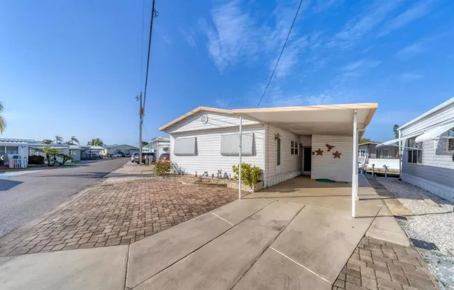 $330,000 | 6916 East Bayou Lane, Bradenton, FL 34207