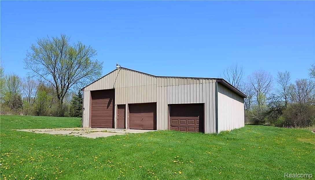 11365 Linden Road Linden, MI 48451 - Photo 3 of 22 MASSIVE BARN~ROOM FOR ALL YOUR TOYS/ANIMALS