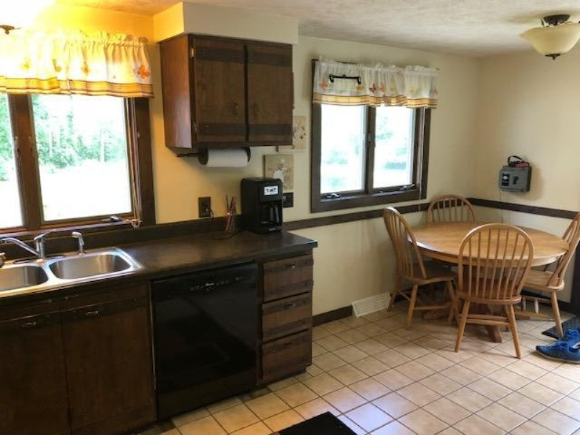8912 North Pine Grove Road Vestaburg, MI 48891 - Photo 5 of 34