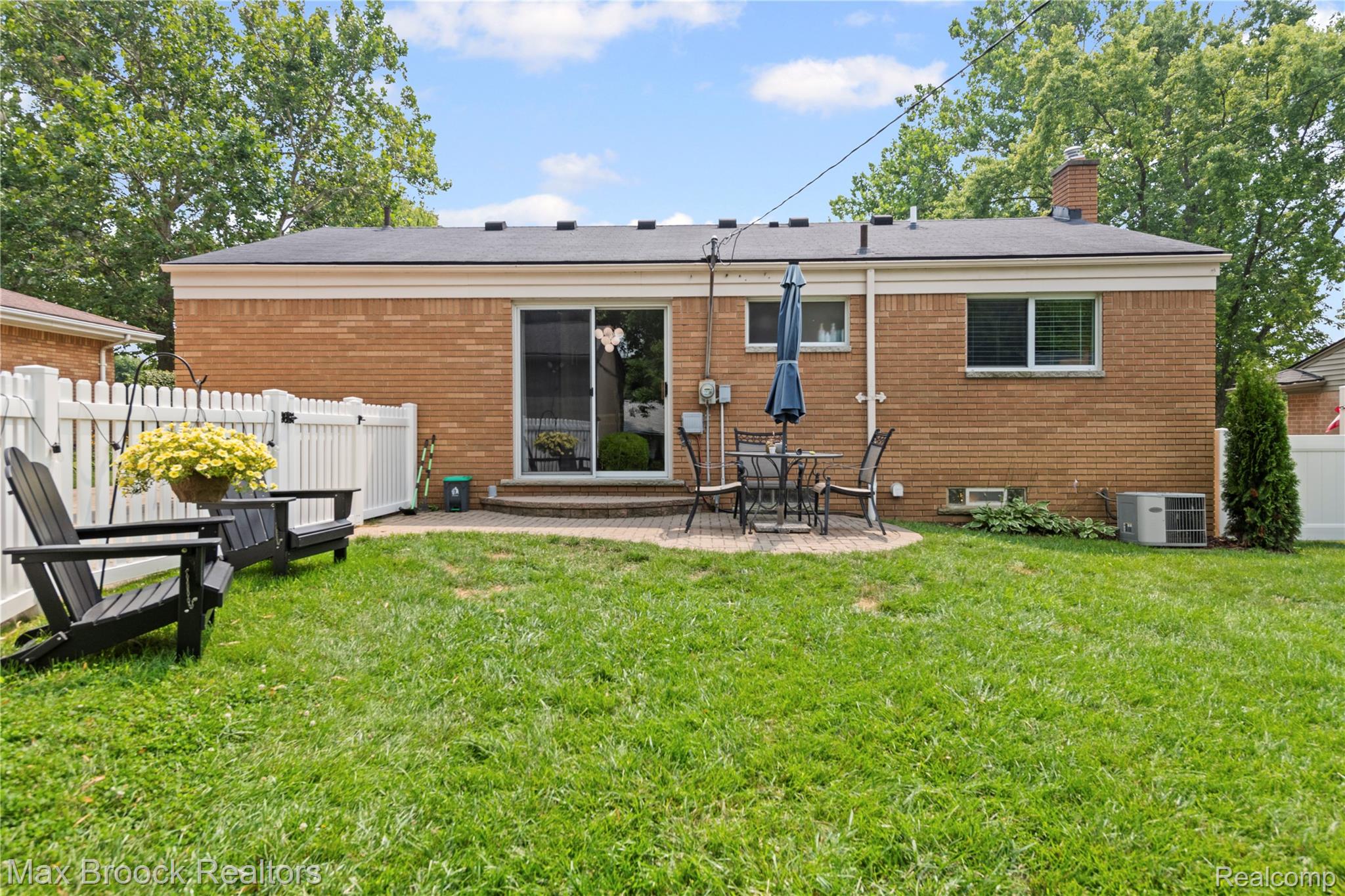 437 Meadow Lane Rochester, MI 48307 - Photo 28 of 41 2969 Woodland Drive-HD Drone Photography-18.jpg