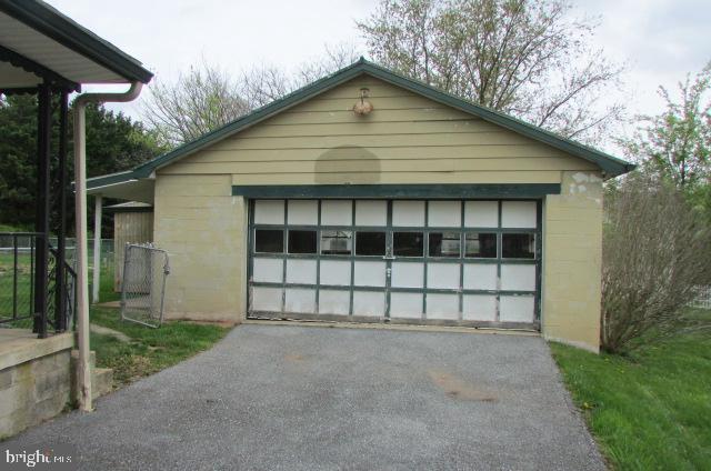 3161 Claremont Road Dover, PA 17315 - Photo 4 of 25 Gallery Image 4