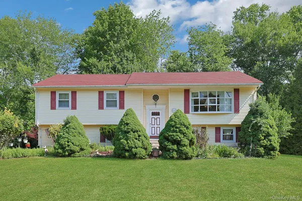 $729,000 | 635 Gilbert Avenue, Pearl River, NY 10965