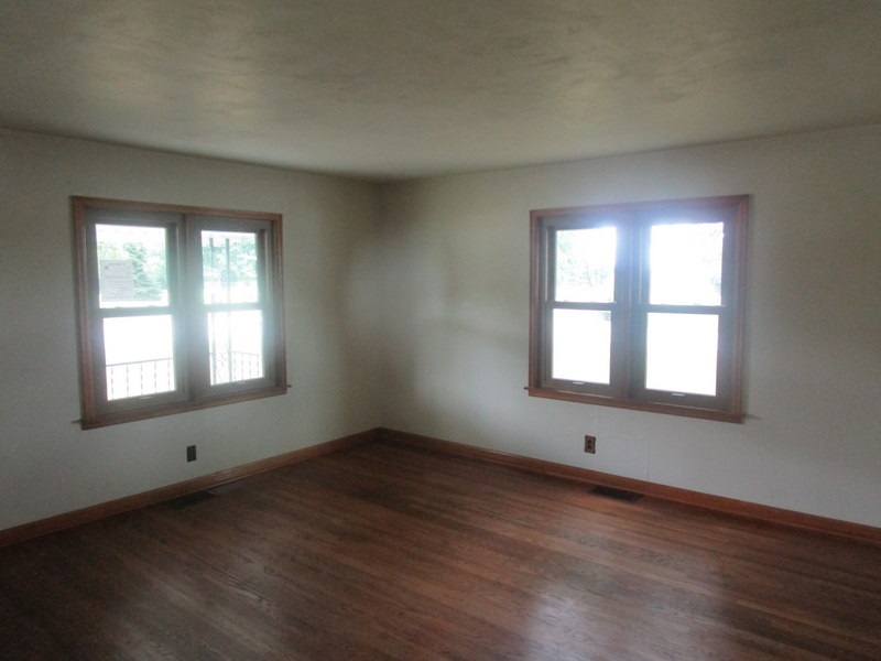 535 Anderson Road Chesterfield, IN 46017 - Photo 3 of 10