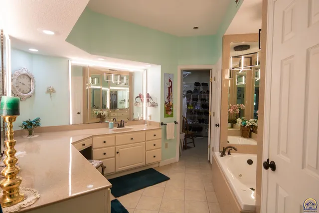 $414,900 | 1 Burlingwood Court, Burlington, KS 66839