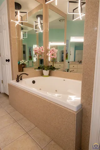 $414,900 | 1 Burlingwood Court, Burlington, KS 66839