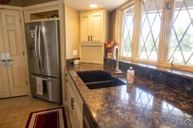 $414,900 | 1 Burlingwood Court, Burlington, KS 66839