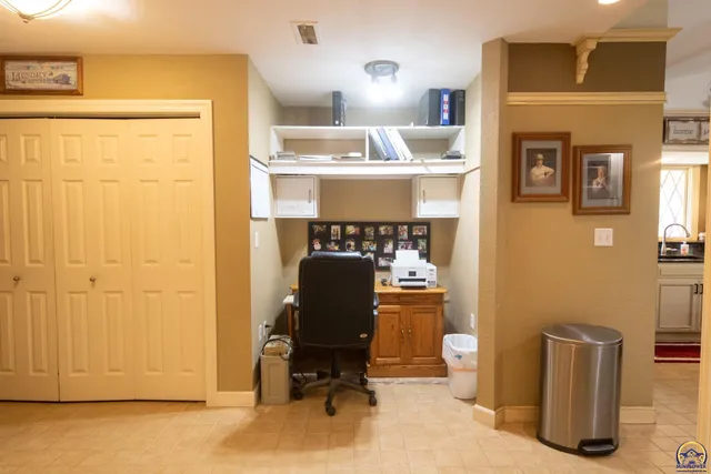 $414,900 | 1 Burlingwood Court, Burlington, KS 66839