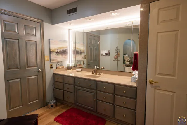 $414,900 | 1 Burlingwood Court, Burlington, KS 66839