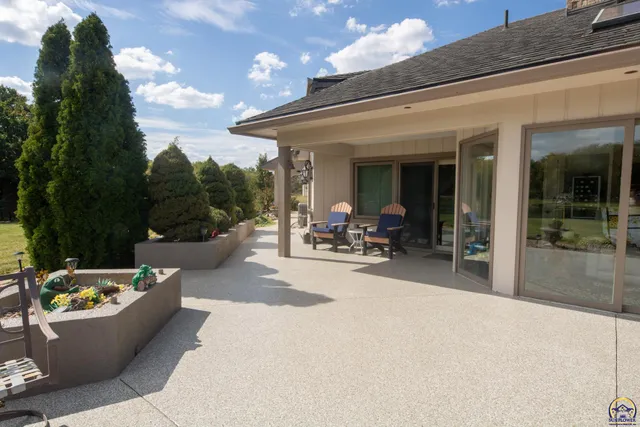 $414,900 | 1 Burlingwood Court, Burlington, KS 66839