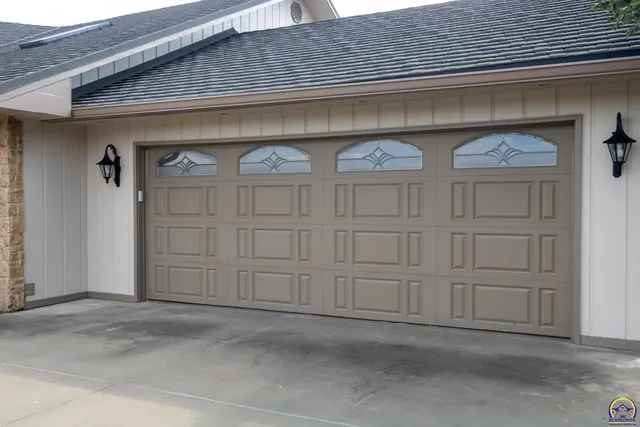 $414,900 | 1 Burlingwood Court, Burlington, KS 66839