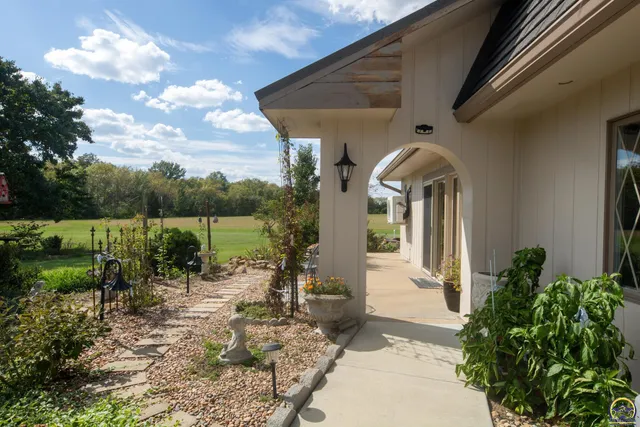 $414,900 | 1 Burlingwood Court, Burlington, KS 66839