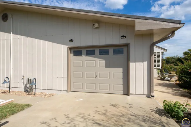 $414,900 | 1 Burlingwood Court, Burlington, KS 66839