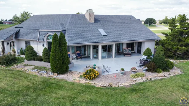 $414,900 | 1 Burlingwood Court, Burlington, KS 66839