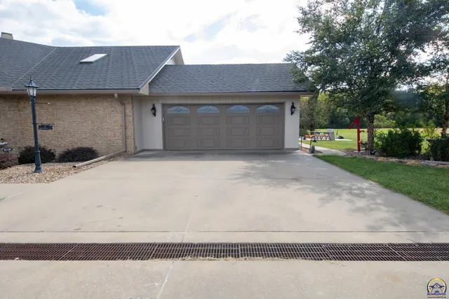 $414,900 | 1 Burlingwood Court, Burlington, KS 66839