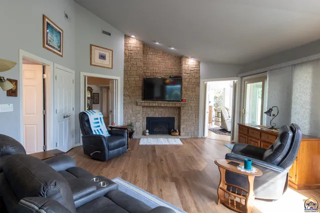 $414,900 | 1 Burlingwood Court, Burlington, KS 66839