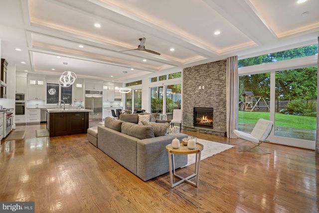 $2,999,999 | 4607 27th Street North, Arlington, VA 22207