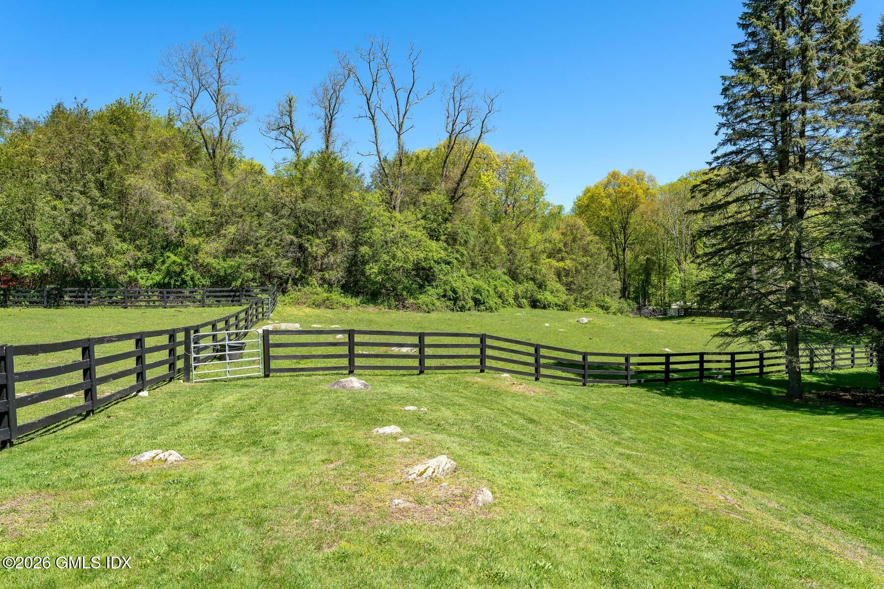 640 Round Hill Road Greenwich, CT 06831 - Photo 52 of 60 640 Round Hill Rd EXT 05-2026 32 - WEB