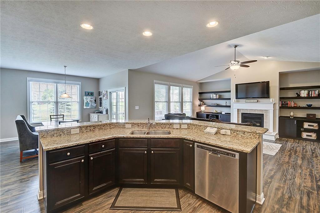 6118 Roxburgh Place Noblesville, IN 46062 - Photo 5 of 24 Gallery Image 5