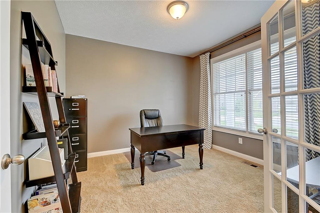 6118 Roxburgh Place Noblesville, IN 46062 - Photo 10 of 24 Gallery Image 10