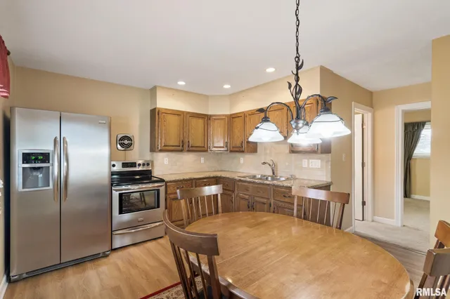 $214,900 | 5000 44th Avenue, Moline, IL 61265