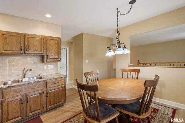 $214,900 | 5000 44th Avenue, Moline, IL 61265