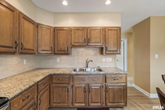 $214,900 | 5000 44th Avenue, Moline, IL 61265