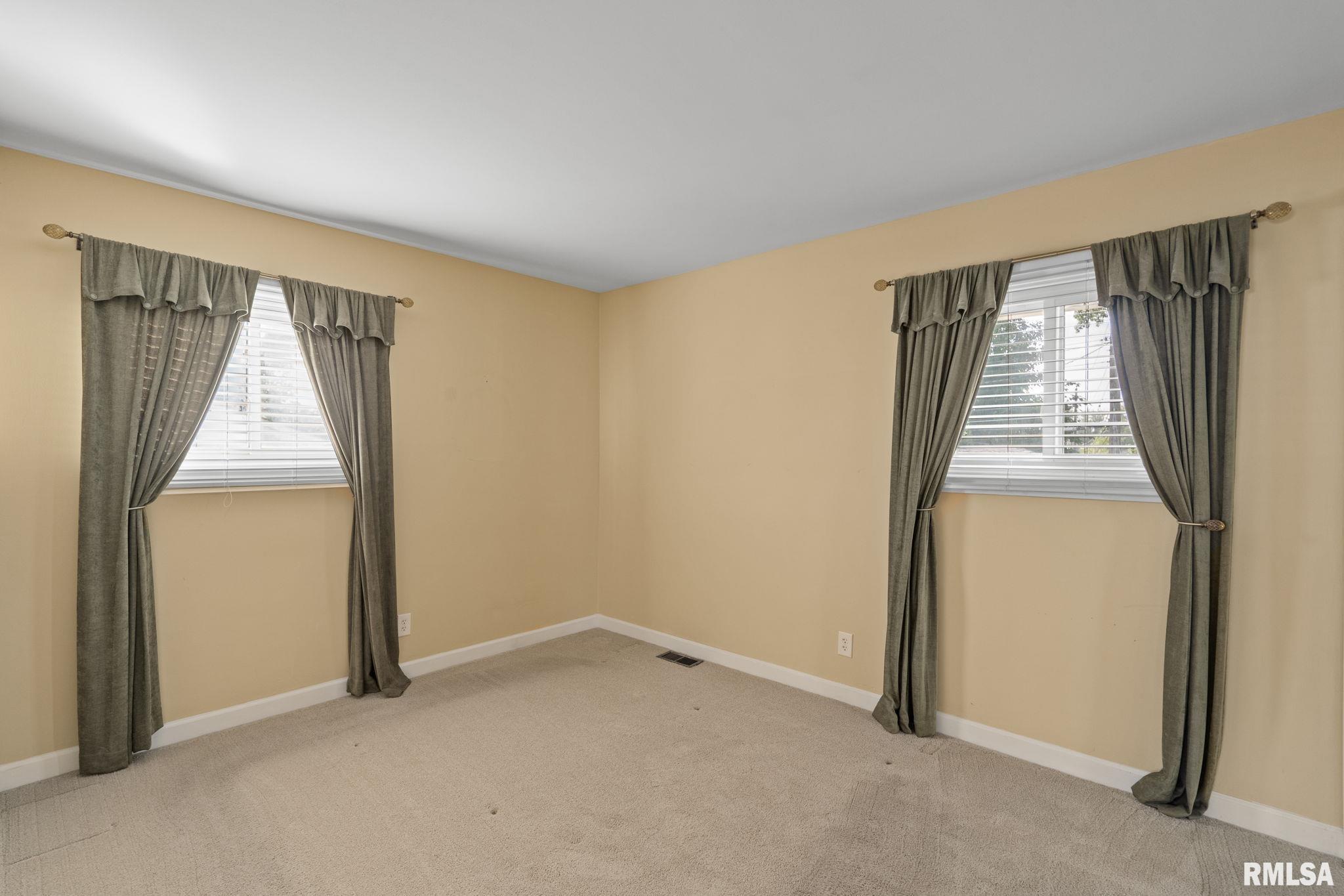 5000 44th Avenue Moline, IL 61265 - Photo 18 of 45