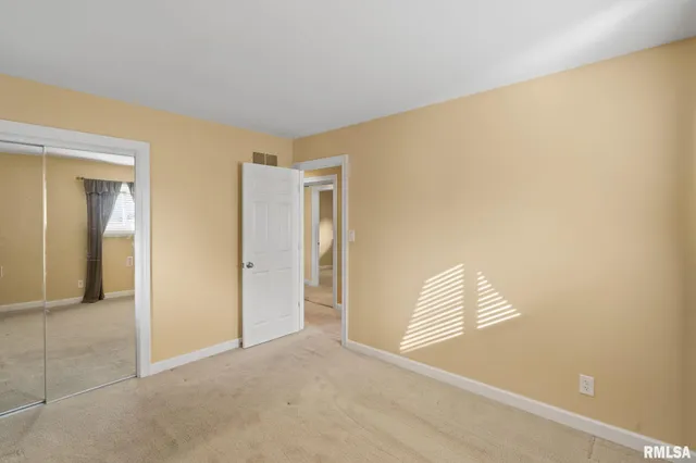 $214,900 | 5000 44th Avenue, Moline, IL 61265