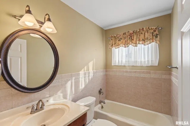 $214,900 | 5000 44th Avenue, Moline, IL 61265