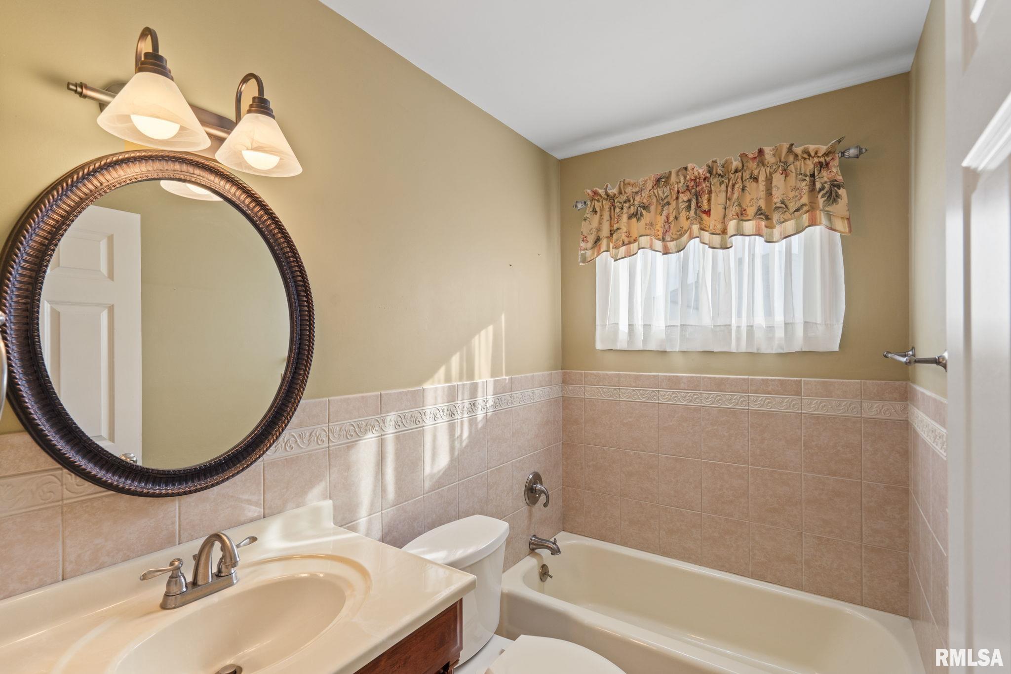 5000 44th Avenue Moline, IL 61265 - Photo 20 of 45