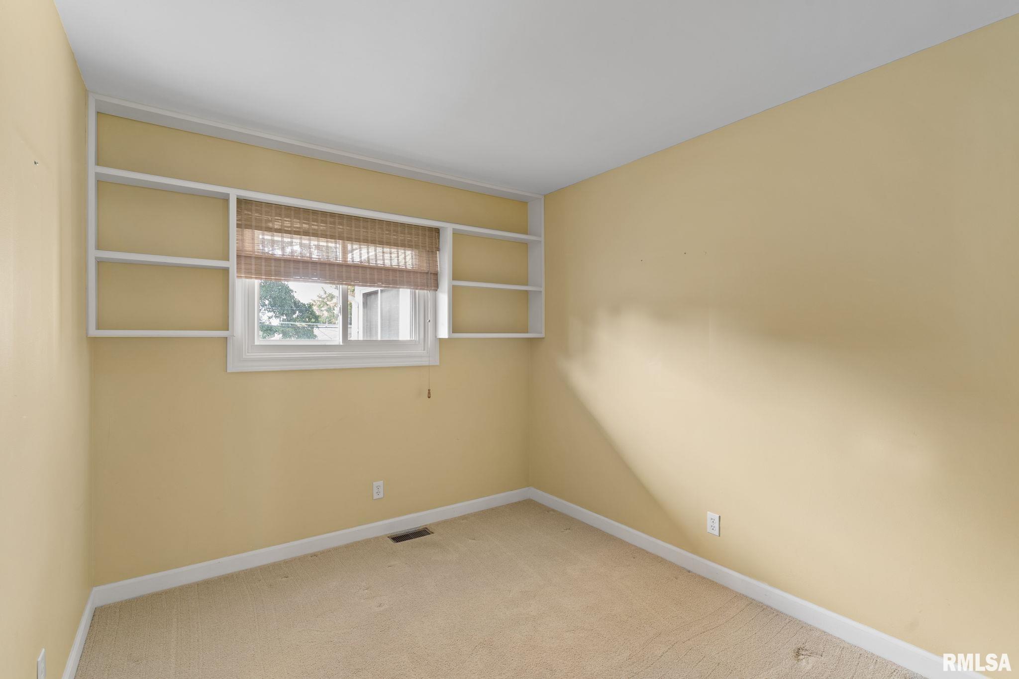 5000 44th Avenue Moline, IL 61265 - Photo 21 of 45