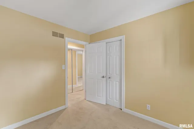 $214,900 | 5000 44th Avenue, Moline, IL 61265