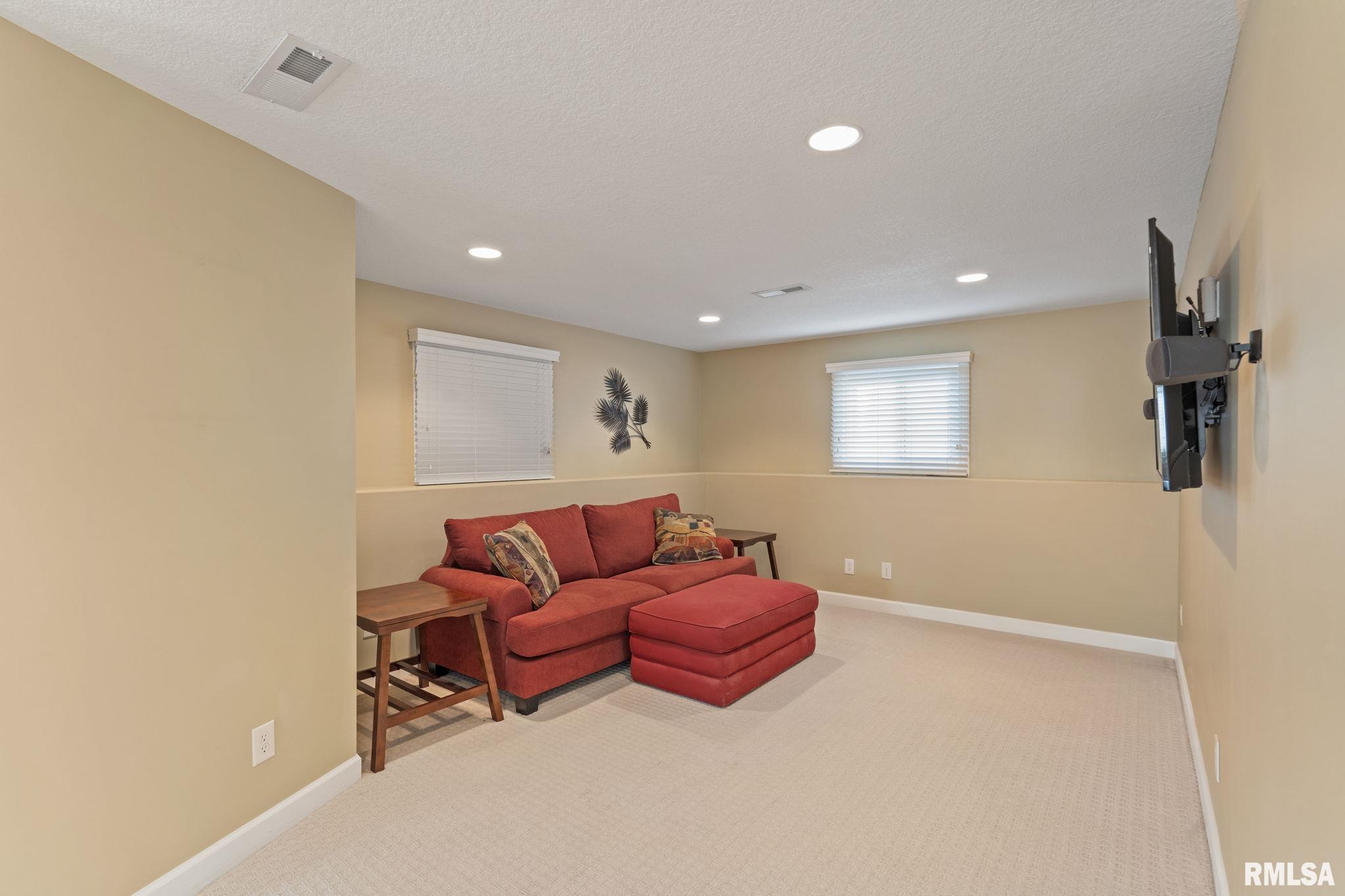 5000 44th Avenue Moline, IL 61265 - Photo 23 of 45