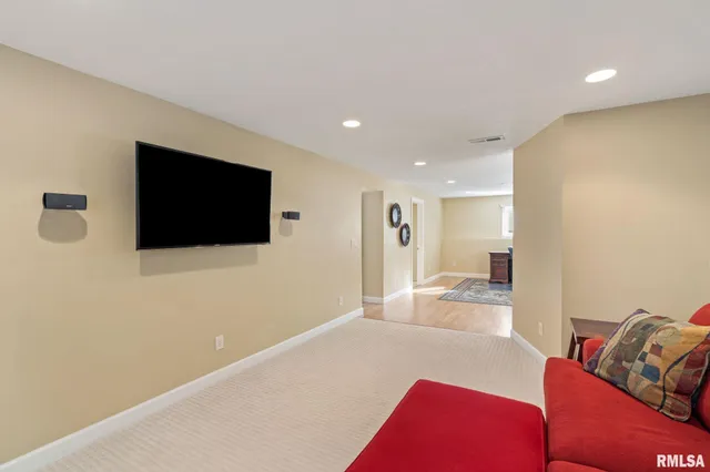 $214,900 | 5000 44th Avenue, Moline, IL 61265