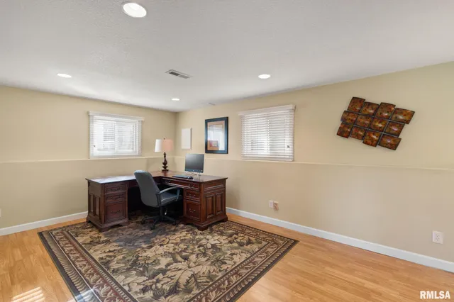 $214,900 | 5000 44th Avenue, Moline, IL 61265