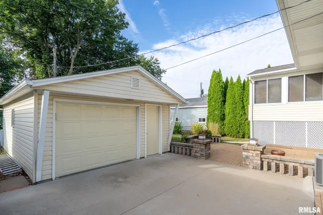 $214,900 | 5000 44th Avenue, Moline, IL 61265