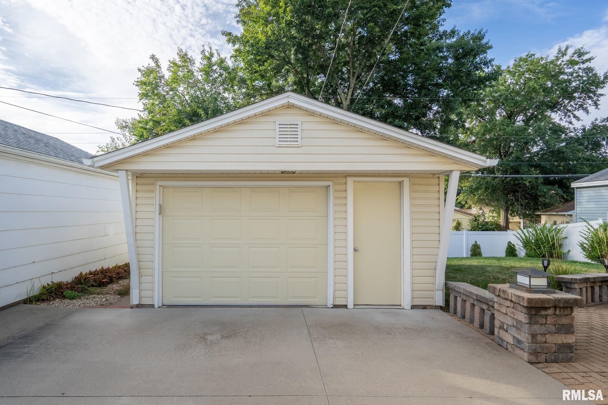 5000 44th Avenue Moline, IL 61265 - Photo 41 of 45