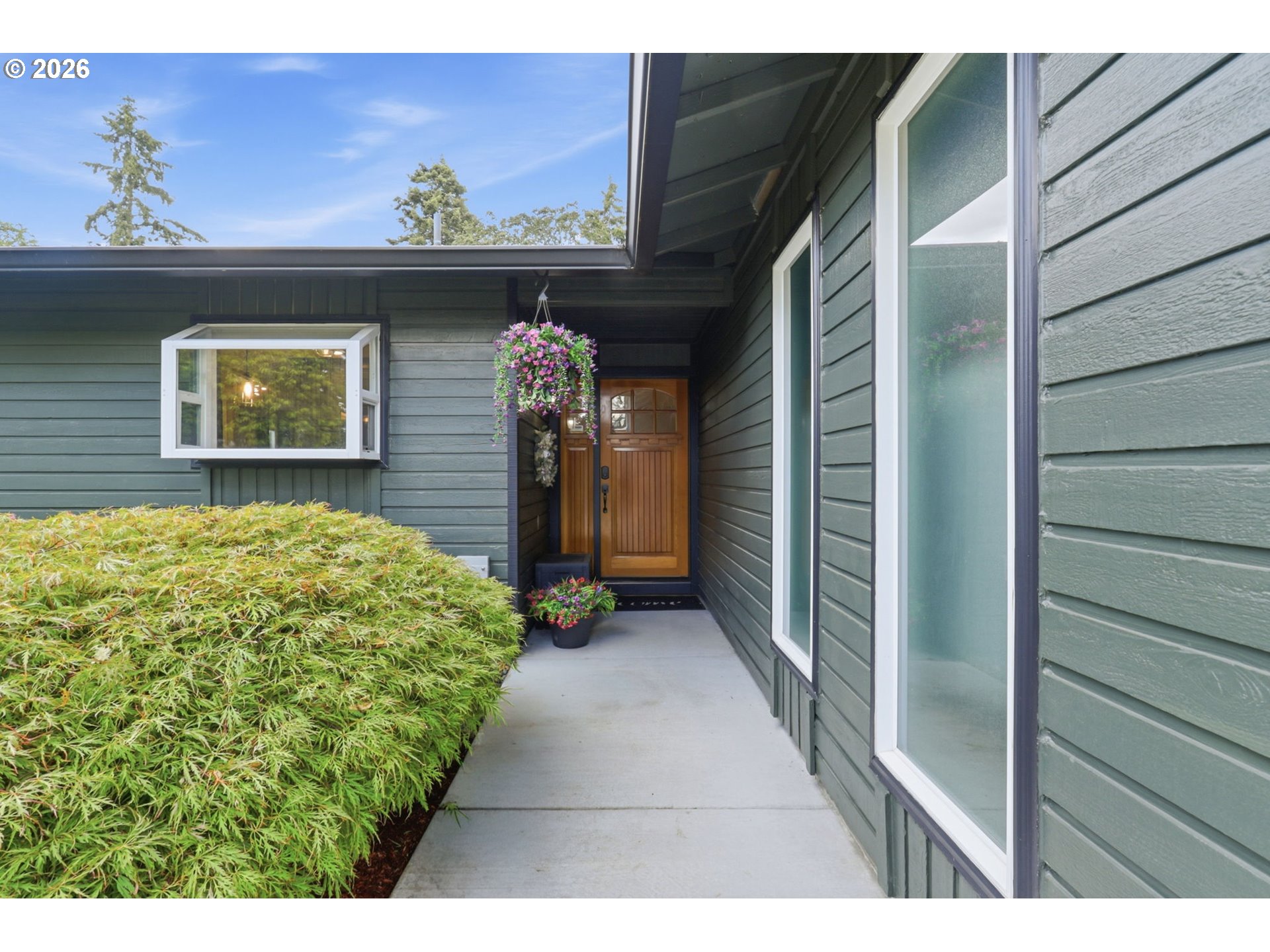 4114 Southeast Spring Street Hillsboro, OR 97123 - Photo 3 of 38
