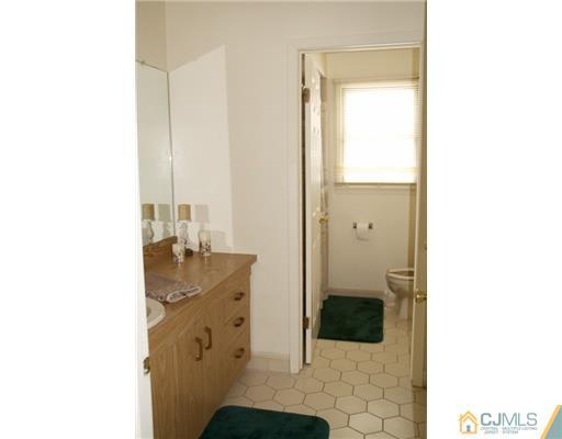 12 Cherokee Road East Brunswick, NJ 08816 - Photo 11 of 18 Gallery Image 11