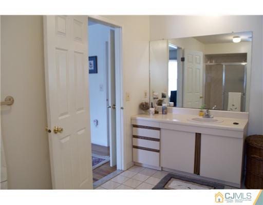 12 Cherokee Road East Brunswick, NJ 08816 - Photo 9 of 18 Gallery Image 9