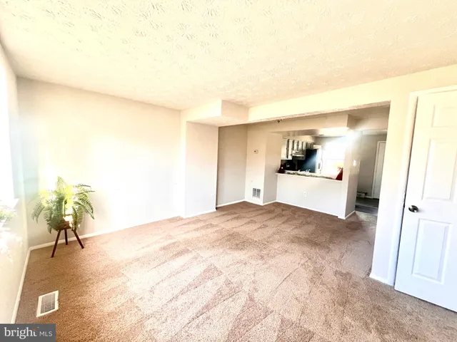 $325,000 | 1652 Thenia Place, Woodbridge, VA 22192